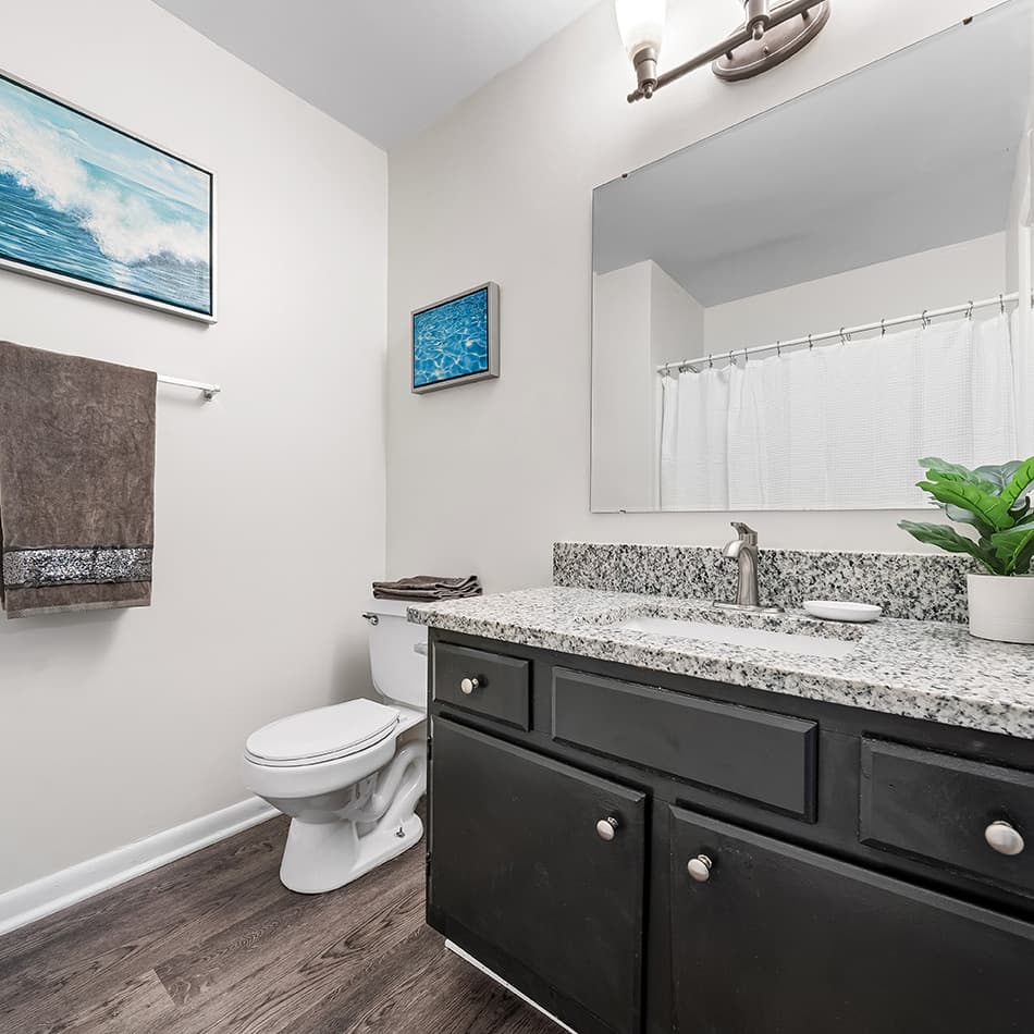 Bathroom-01-Wilmington-Commons-Wilmington-NC