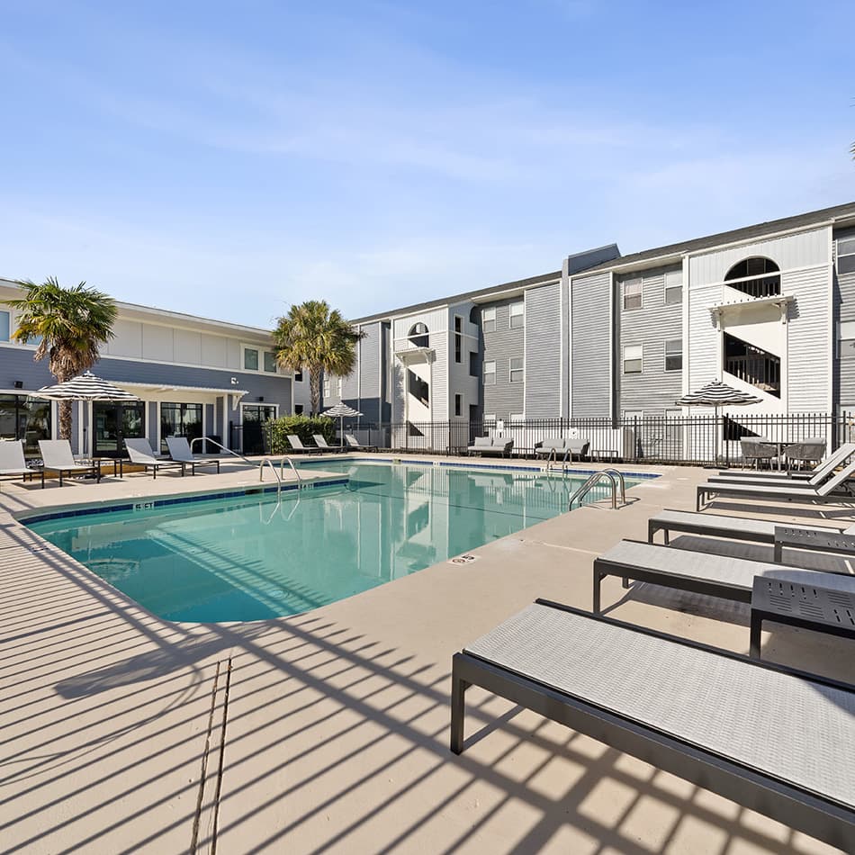 Swimming-Pool-01-Wilmington-Commons-Wilmington-12